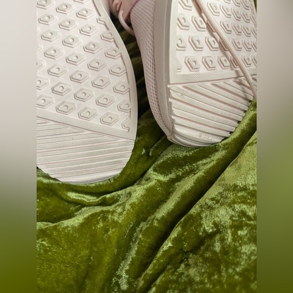 Adidas pink lace string shoes read description! Used - Picture 5 of 8